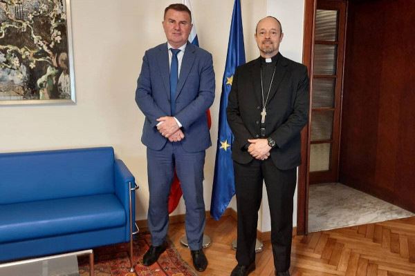 Veleposlanik But v Vatikanu sprejel novega nuncija v Kongu, nadškofa Leskovarja
